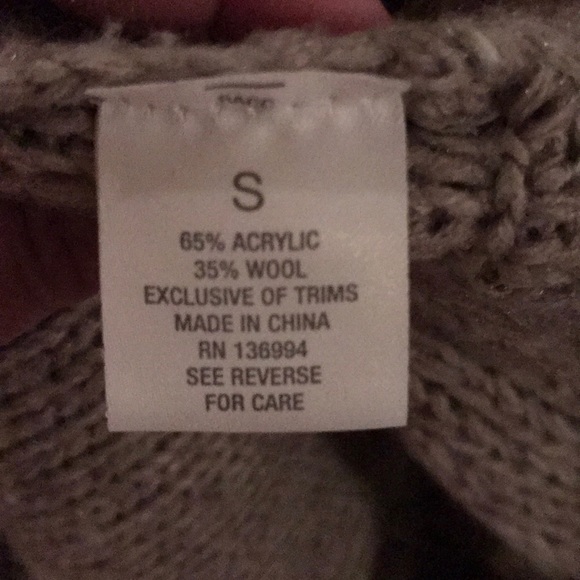 Sweater with ruffles and lace - Picture 5 of 6